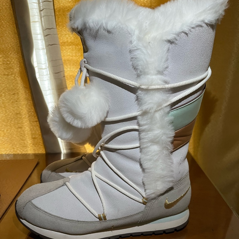 Nike White and Gold Winter Boots